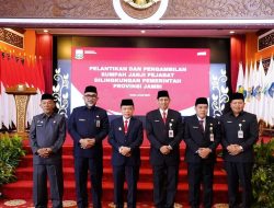 Gubernur Jambi Al Haris Lantik Muzakir sebagai Kadis PUPR dan Johansyah sebagai Asisten II