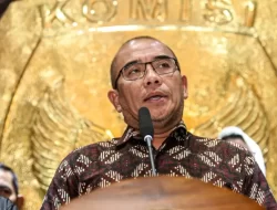 Jokowi resmi pecat Hasyim Asy’ari dari KPU karena terbukti berbuat asusila