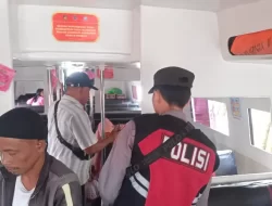 Pastikan Keselamatan Penumpang Kapal, Polsek KSKP Amankan Pelabuhan Kuala Tungkal