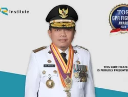 Gubernur Al Haris Raih Penghargaan Top GPR Figure Award 2024