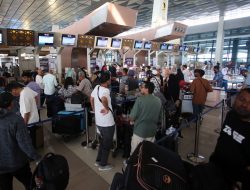 Menparekraf Sandiaga Uno Setuju Hapus Pajak Tiket Pesawat