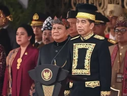 Presiden Jokowi Kenakan Baju Adat Kalimantan Timur saat Upacara di IKN