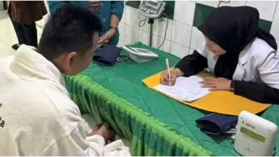 Usai Mendaftar di KPU Muaro Jambi,  Zuwanda-Sawaludin Jalani Tes Kesehatan di RS Bratanata