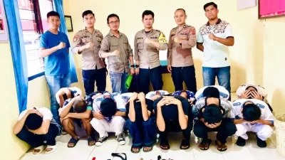 Polsek Sitinjau Laut Amankan Belasan Remaja Bersenjata Tajam