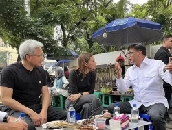 Jensen Huang, CEO Nvidia, Nikmati Hidangan Kaki Lima di Gultik Blok M Bersama Pemimpin Industri