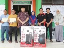 Ketua DPRD Kota Jambi Serahkan Bantuan Sarana Prasarana untuk RT di Kelurahan Pematang Sulur