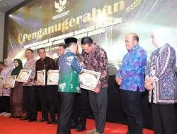 Kado Istimewa Akhir Tahun, Pemkab Batanghari raih Penghargaan KIP