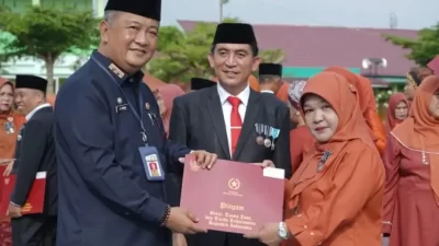 Sekretaris Daerah Kota Jambi Drs. H. A. Ridwan, M.Si Mewakili Pj Wali Kota Jambi Menjadi Pembina Upacara Peringatan 79 Tahun Hari Amal Nhati Kementerian Agama RI. Bertempat di MTSN 2 Kota Jambi. Jumat, 3 Januari 2025