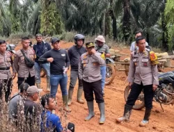 Kapolres Batang Hari Tinjau Lokasi Ledakan Sumur Bor Ilegal di Muara Tembesi
