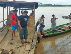 Dramatis! Polisi Selamatkan ODGJ yang Hanyut di Sungai Batanghari