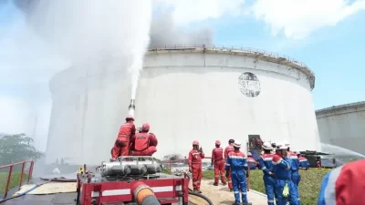 Waduh! Tangki Kilang Pertamina Cilacap Terbakar