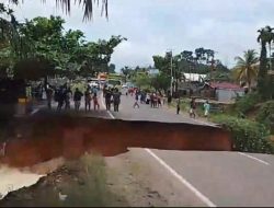 Jalan Lintas Sumatera di Bungo Putus, Lalu Lintas Lumpuh Total