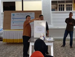 Gubernur Jambi Nyoblos di PILKATE Serentak