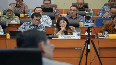 Menkomdigi Batasi 1 NIK Hanya Bisa untuk 9 Nomor HP