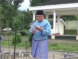 Upacara Hardiknas 2025 Muaro Jambi Tetap Khidmat di Tengah Hujan
