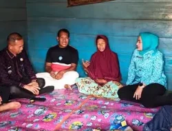 Ketua TP PKK Muaro Jambi Salurkan Bantuan Sembako untuk Warga Miskin Ekstrem di Kumpeh