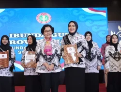 Ririn Novianty Resmi Sandang Gelar Ibunda Guru Kabupaten Muaro Jambi