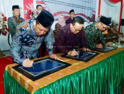 Bupati Muaro Jambi Hadiri Penutupan Masa Uzlah dan Pengukuhan Peserta Didik MAN IC Jambi