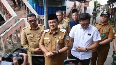 Wali Kota Jambi Serahkan Santunan JKM Rp42 Juta kepada Keluarga Pekerja Rentan