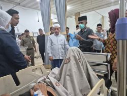 Malam Takbiran, Al Haris Datangi RS dan Bawa Tali Asih