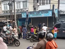 Suami Mengamuk Ancam Pakai Parang, IRT dan Anak Dievakuasi Dramatis