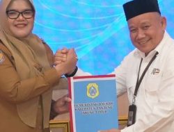 Dillah Serahkan LKPD 2025, Target WTP Tanjabtim Tetap Terjaga