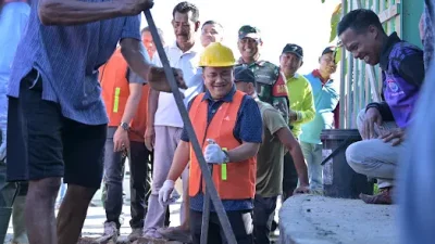 Wamendagri Resmikan Program Kampung Bahagia Tahap I di Kota Jambi