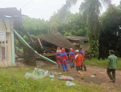 Hujan Deras Picu Bangunan Dinas Jambi Ambruk, Ini Kronologinya
