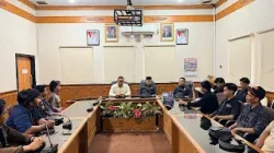DPRD Muaro Jambi Klarifikasi Temuan BPK Perjalanan Dinas di Hadapan Massa Aksi