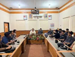 DPRD Muaro Jambi Klarifikasi Temuan BPK Perjalanan Dinas di Hadapan Massa Aksi